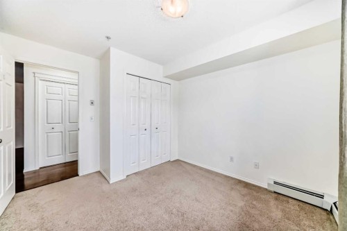 4305-115 Prestwick Villas Se, Calgary, AB - Indoor Photo Showing Other Room