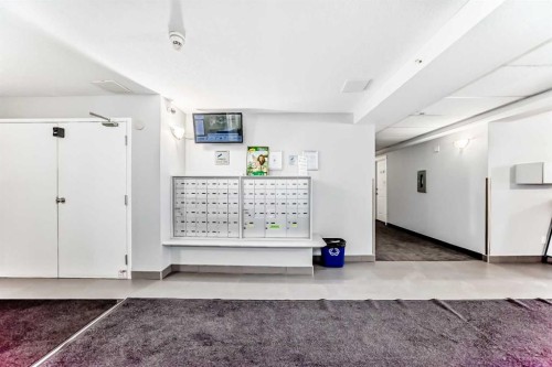 4305-115 Prestwick Villas Se, Calgary, AB - Indoor Photo Showing Other Room