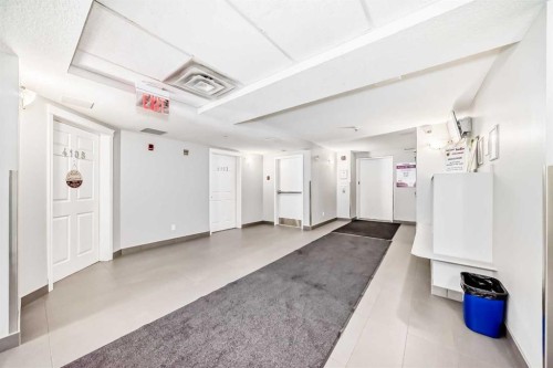 4305-115 Prestwick Villas Se, Calgary, AB - Indoor Photo Showing Other Room