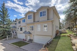 446 Killarney Glen Court SW Calgary, AB T3E 7H4