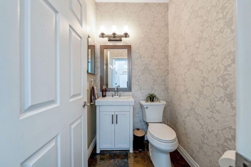 4 Cimarron Trail, Okotoks, AB - Indoor Photo Showing Bathroom