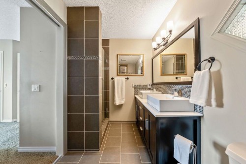 4 Cimarron Trail, Okotoks, AB - Indoor Photo Showing Bathroom