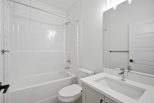 260 Dawson Wharf Crescent, Chestermere, AB - Indoor Photo Showing Bathroom