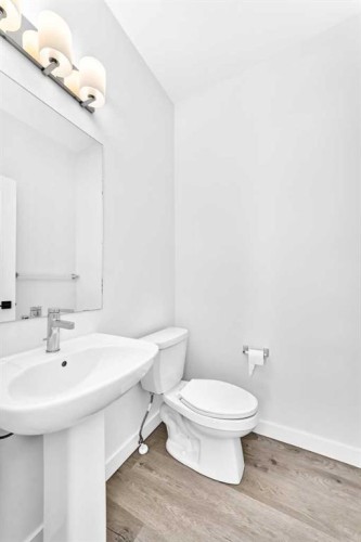 3101-55 Lucas Way Nw, Calgary, AB - Indoor Photo Showing Bathroom