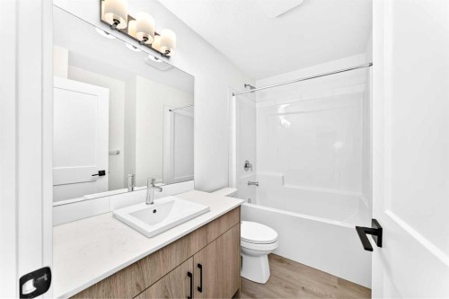 3101-55 Lucas Way Nw, Calgary, AB - Indoor Photo Showing Bathroom