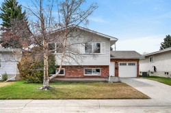 3516 Lakeside Crescent SW Calgary, AB T3E 6A6