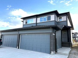 272 Legacy Glen Parade SE Calgary, AB T2X 5Z6