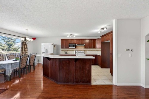 110 Martha'S Haven Green Ne, Calgary, AB - Indoor Photo Showing Kitchen