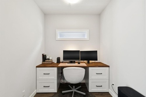 36 Crestbrook Link Sw, Calgary, AB - Indoor Photo Showing Office