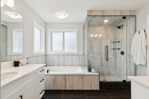 36 Crestbrook Link Sw, Calgary, AB - Indoor Photo Showing Bathroom