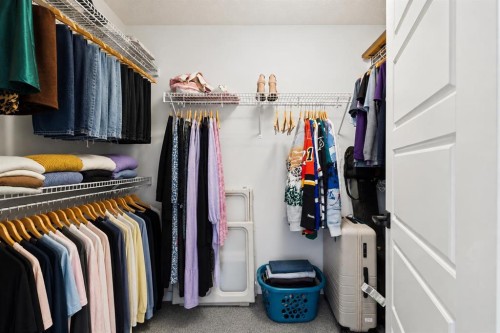 36 Crestbrook Link Sw, Calgary, AB - Indoor With Storage