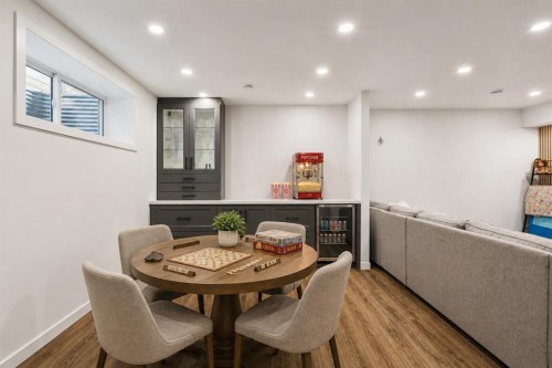 36 Crestbrook Link Sw, Calgary, AB - Indoor
