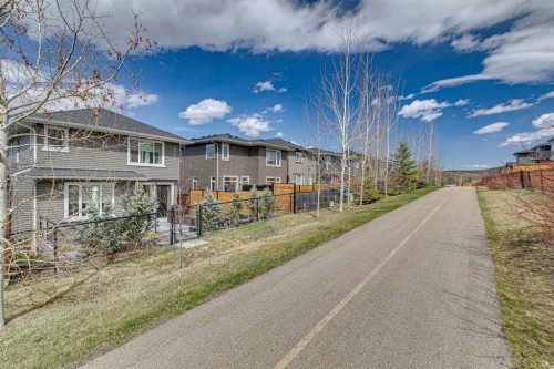 36 Crestbrook Link Sw, Calgary, AB - Outdoor