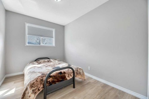 389 Strathford Crescent, Strathmore, AB - Indoor Photo Showing Bedroom