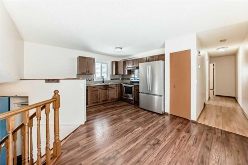 51 Covington Rise Ne, Calgary, AB - Indoor Photo Showing Kitchen