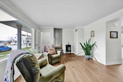 674 Regal Park Ne, Calgary, AB - Indoor Photo Showing Living Room