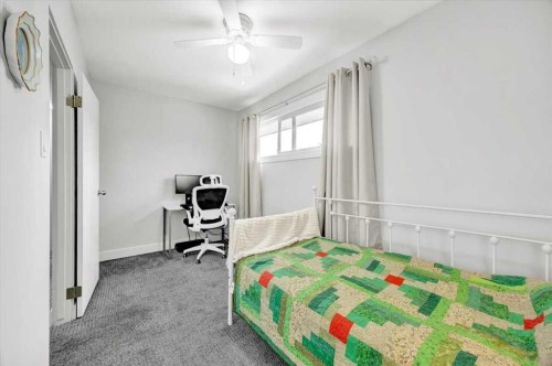674 Regal Park Ne, Calgary, AB - Indoor Photo Showing Bedroom
