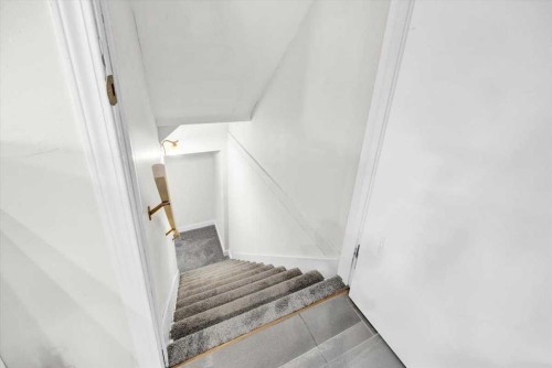 674 Regal Park Ne, Calgary, AB - Indoor Photo Showing Other Room