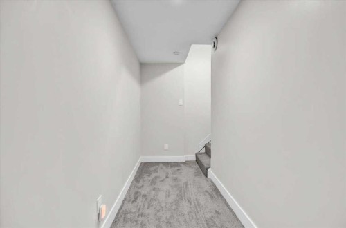 674 Regal Park Ne, Calgary, AB - Indoor Photo Showing Other Room