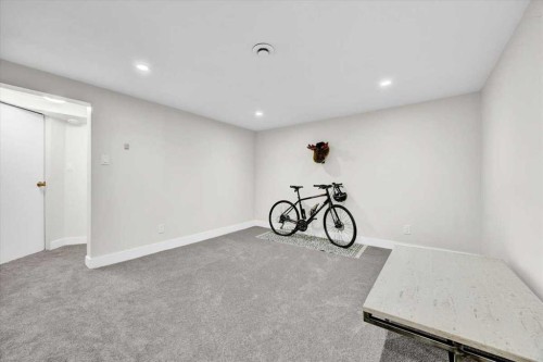 674 Regal Park Ne, Calgary, AB - Indoor
