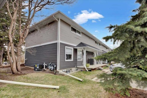 674 Regal Park Ne, Calgary, AB - Outdoor
