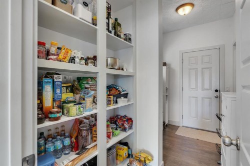 49 Marquis Grove Se, Calgary, AB - Indoor