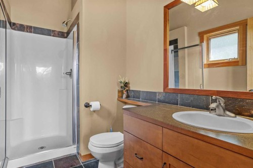 214 Eagle Point, Canmore, AB - Indoor Photo Showing Bathroom