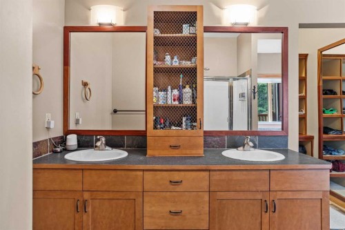214 Eagle Point, Canmore, AB - Indoor Photo Showing Bathroom
