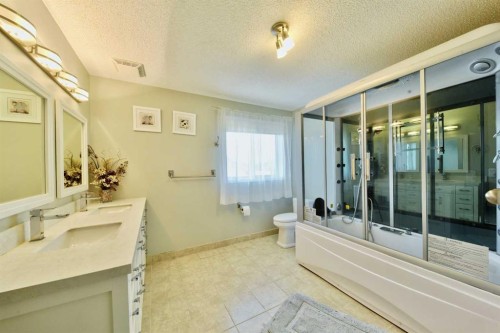 105 Coral Springs Close Ne, Calgary, AB - Indoor Photo Showing Bathroom