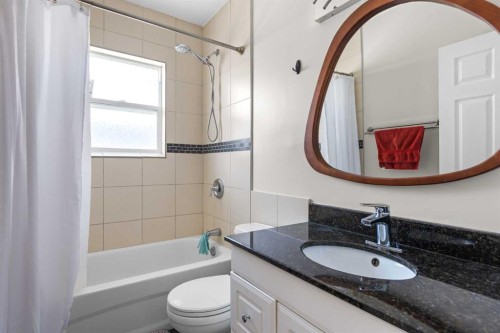 6619 18 Street Se, Calgary, AB - Indoor Photo Showing Bathroom