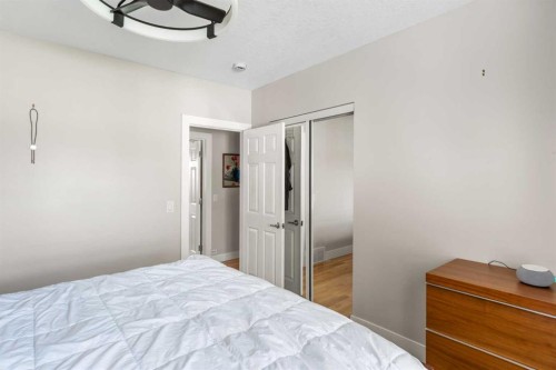 6619 18 Street Se, Calgary, AB - Indoor Photo Showing Bedroom