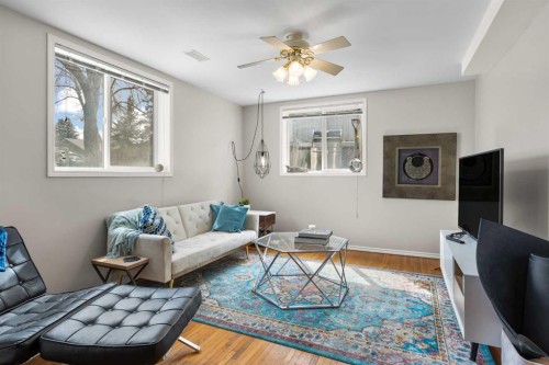 6619 18 Street Se, Calgary, AB - Indoor Photo Showing Living Room