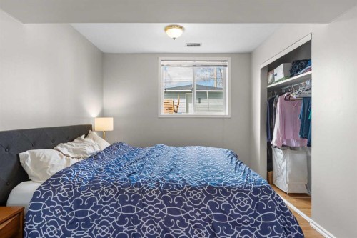 6619 18 Street Se, Calgary, AB - Indoor Photo Showing Bedroom