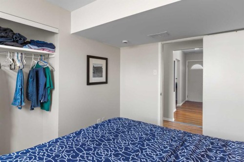 6619 18 Street Se, Calgary, AB - Indoor Photo Showing Bedroom