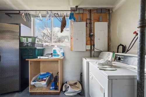 6619 18 Street Se, Calgary, AB - Indoor Photo Showing Laundry Room