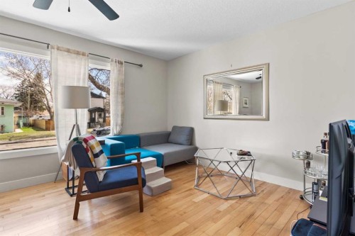 6619 18 Street Se, Calgary, AB - Indoor