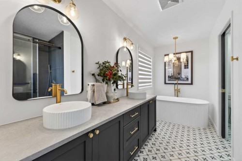 85 Boulder Creek Manor Se, Langdon, AB - Indoor Photo Showing Bathroom