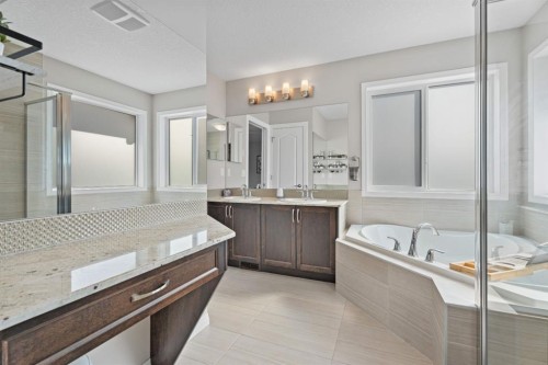 49 Kingsbridge Place Se, Airdrie, AB - Indoor Photo Showing Bathroom