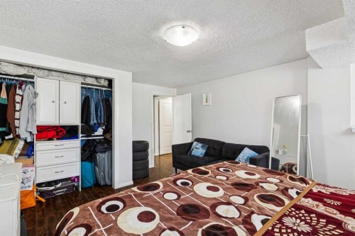 28 Templegreen Bay Ne, Calgary, AB - Indoor Photo Showing Bedroom
