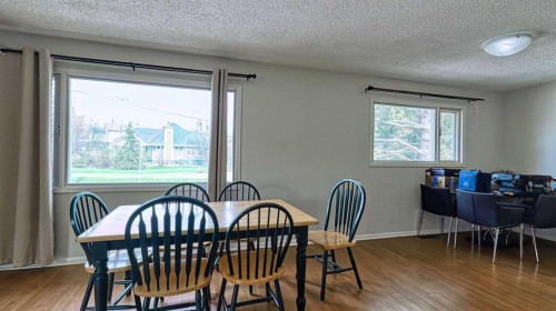 5924 Bow Crescent Nw, Calgary, AB - Indoor Photo Showing Dining Room
