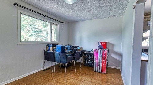 5924 Bow Crescent Nw, Calgary, AB - Indoor Photo Showing Other Room
