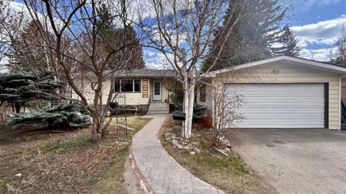 5924 Bow Crescent Nw, Calgary, AB - Outdoor