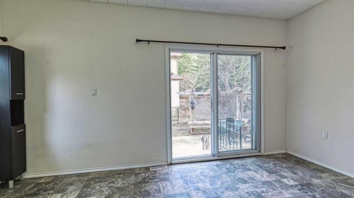 5924 Bow Crescent Nw, Calgary, AB - Indoor Photo Showing Other Room