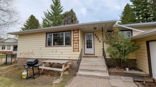 5924 Bow Crescent Nw, Calgary, AB - Outdoor