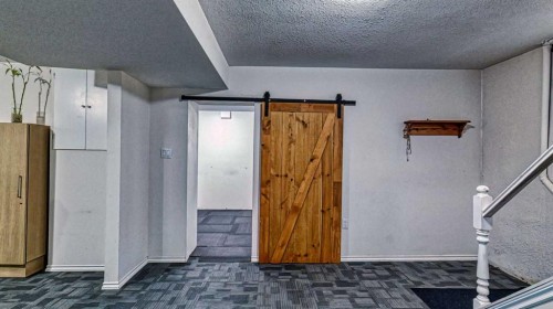 5924 Bow Crescent Nw, Calgary, AB - Indoor Photo Showing Other Room