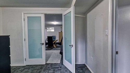 5924 Bow Crescent Nw, Calgary, AB -  Photo Showing Other Room