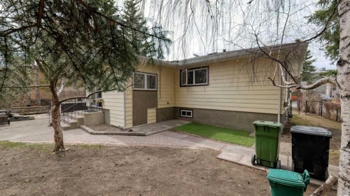 5924 Bow Crescent Nw, Calgary, AB - Outdoor With Exterior
