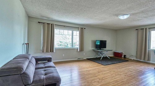 5924 Bow Crescent Nw, Calgary, AB - Indoor