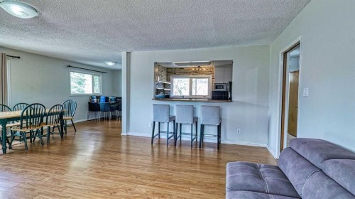 5924 Bow Crescent Nw, Calgary, AB - Indoor Photo Showing Living Room