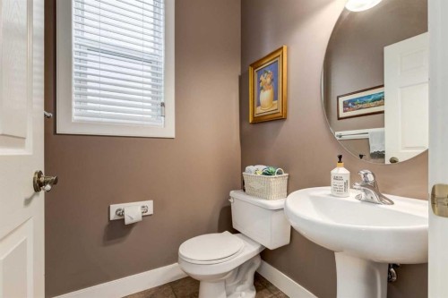 72 Wentworth Crescent Sw, Calgary, AB - Indoor Photo Showing Bathroom